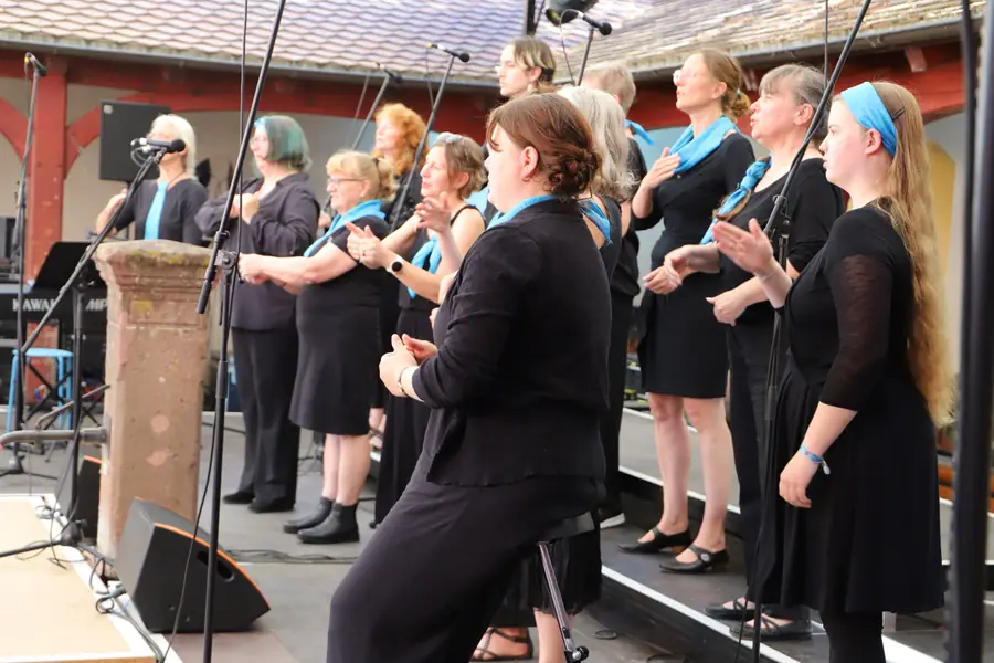 Singende Hände bei Black Forest Voices in Kirchzarten 2026