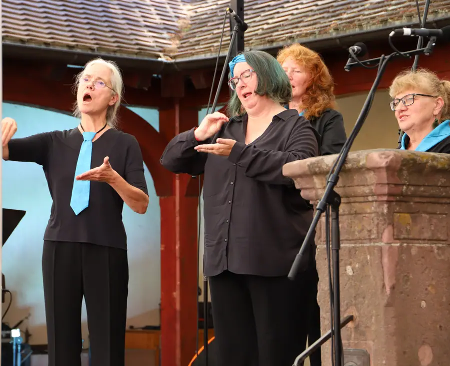 Singende Hände bei Black Forest Voices in Kirchzarten 2026