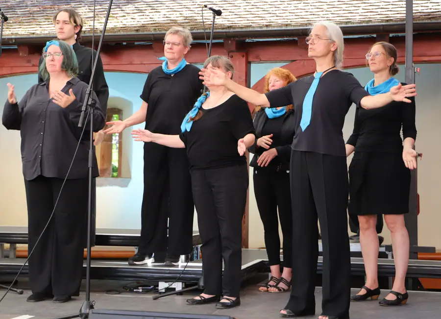 Singende Hände bei Black Forest Voices in Kirchzarten 2026