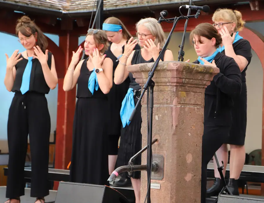 Singende Hände bei Black Forest Voices in Kirchzarten 2026